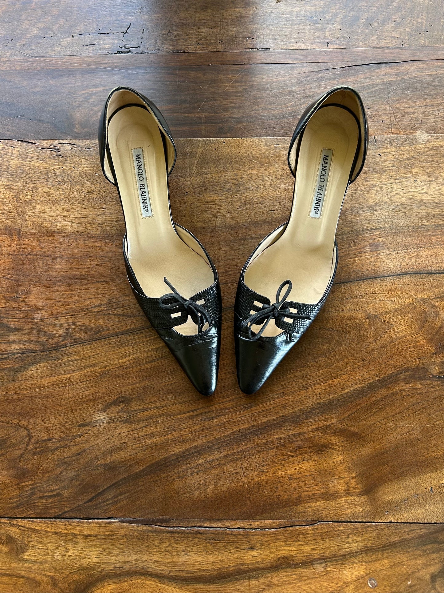 Manolo Blahnik Leather Bow Accents D'Orsay Pumps